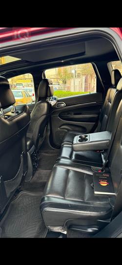 جیپ گراند شیرۆکی